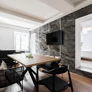 https://sonder-trevi-suites.it-romehotels.com